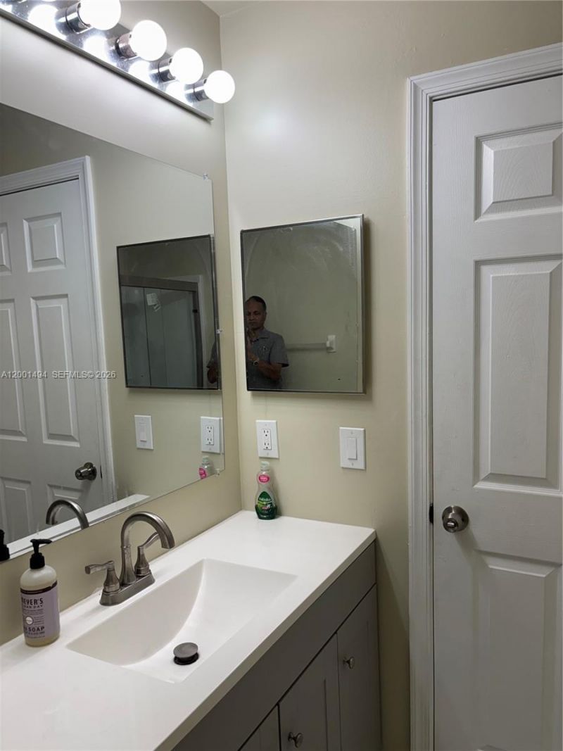 5450 NW 94th Ter, Sunrise, FL 33351 Photo