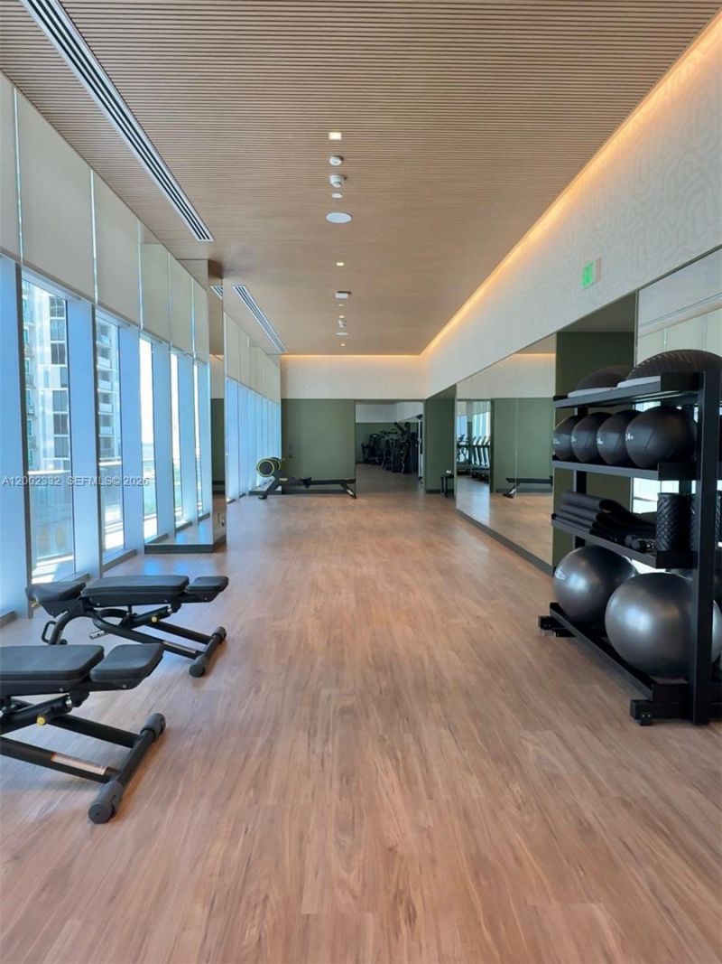 77 SE 5th Street, Unit 1010, Miami, FL 33131 Photo