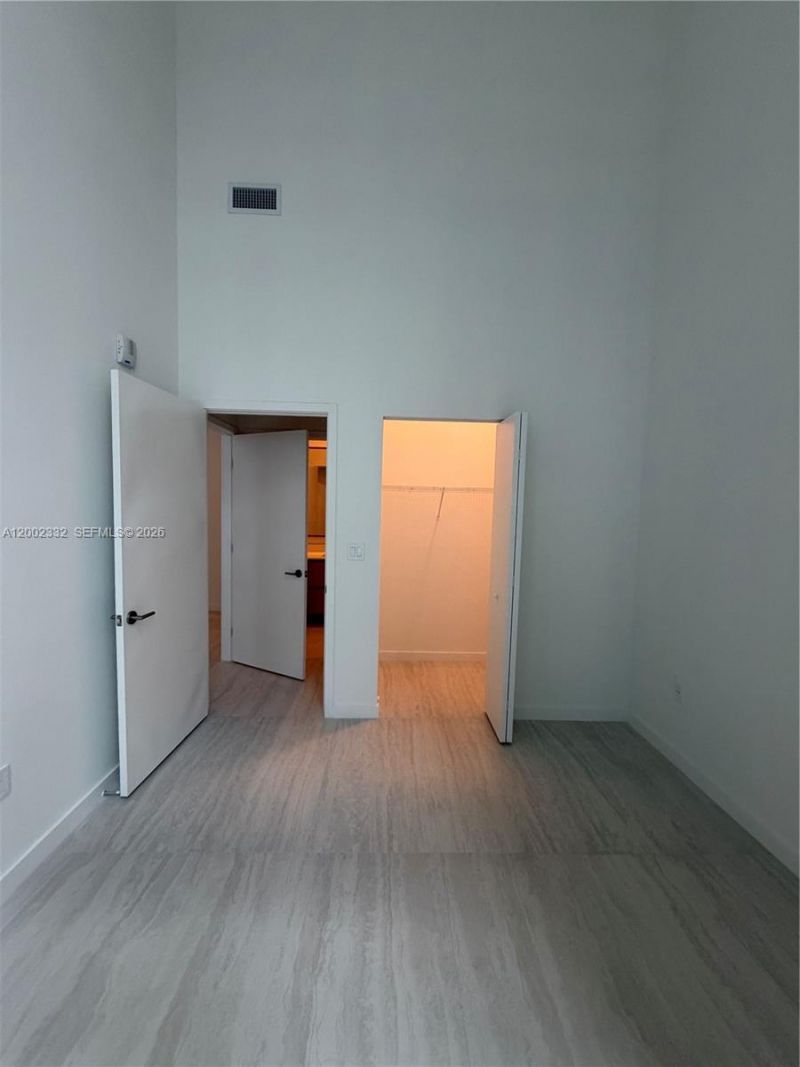 77 SE 5th Street, Unit 1010, Miami, FL 33131 Photo