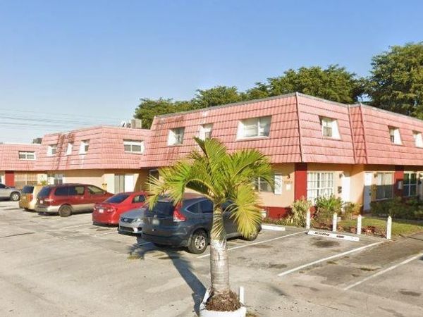 5323 NW 27th Street, Unit B4, Lauderhill, FL 33313