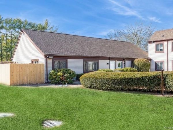 524 Picasso Way, Unit 524, Middle Island, NY 11953