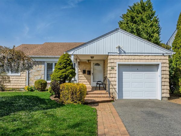 25 Lawrence Street , New Hyde Park, NY 11040