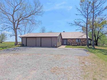 1996 S Tucker Rd, Duncan, OK 73533