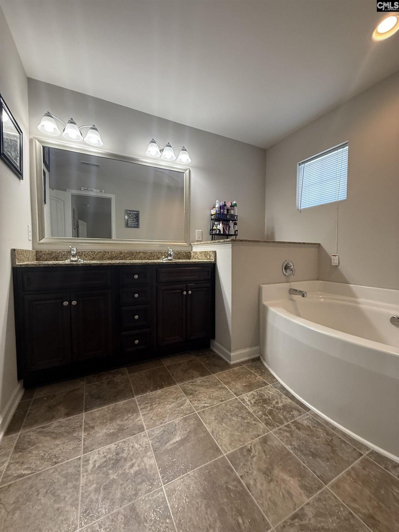 514 Walking Lane Photo 32