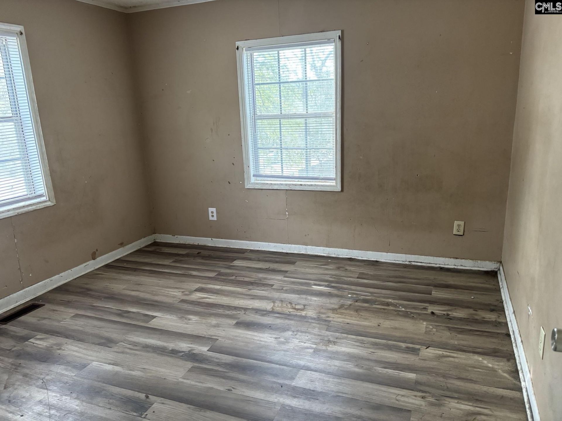 3221 N Beltline Boulevard Photo 6