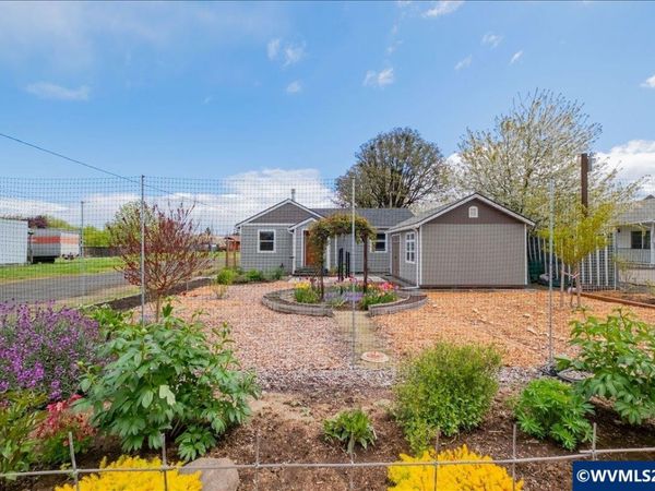 345 S 19th St, Philomath, OR 97370