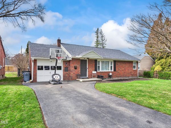 1464 Dalton Drive, Schenectady, NY 12308