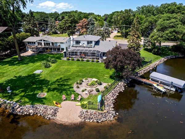 2065 Long Lake Road, New Brighton, MN 55112