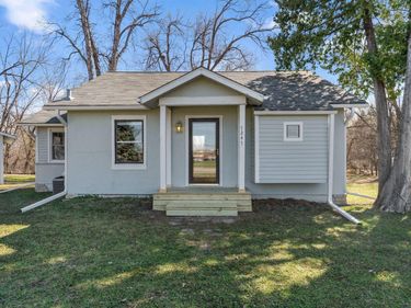 7247 Eden Prairie Road, Eden Prairie, MN 55346