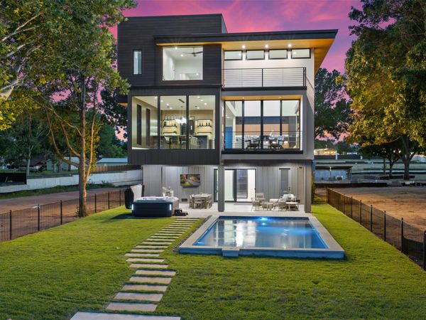 613 Lake ST , Kingsland, TX 78639