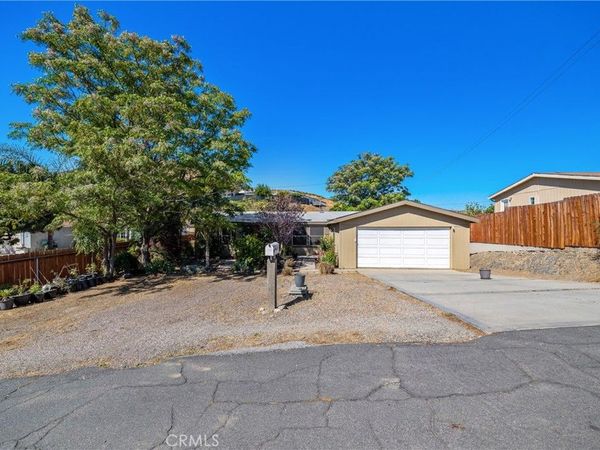 28025 Dakota, Menifee, CA 92587