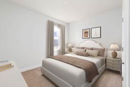 827 Meadowbrook Lane photo 4