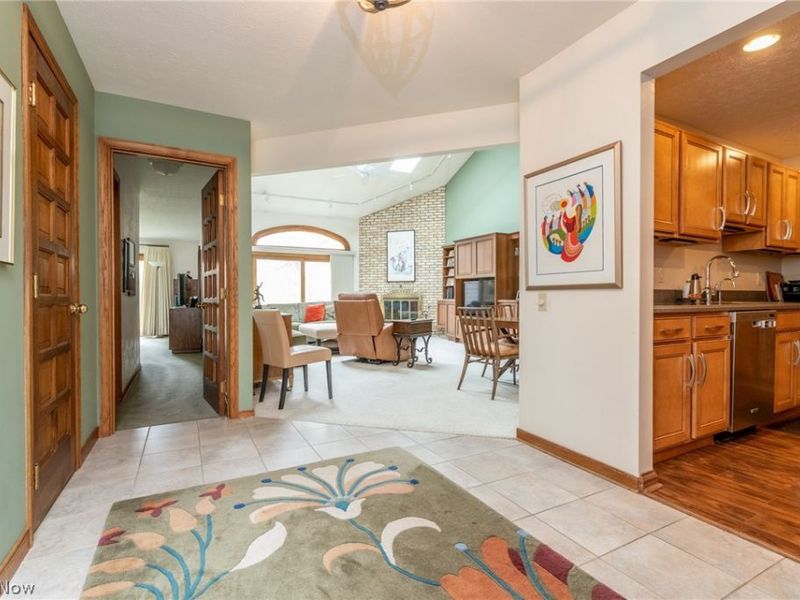 3 Windrush Lane, Beachwood, OH 44122 Photo 4