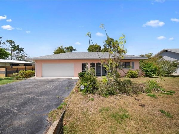 2225 dover AVE, FORT MYERS, FL 33907