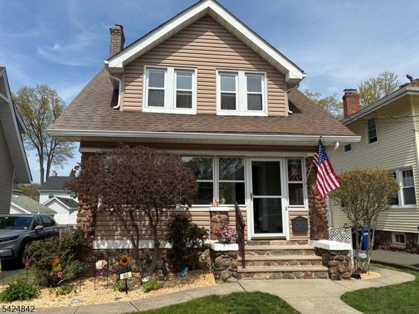 86 Van Houten Pl, Belleville, NJ 07109