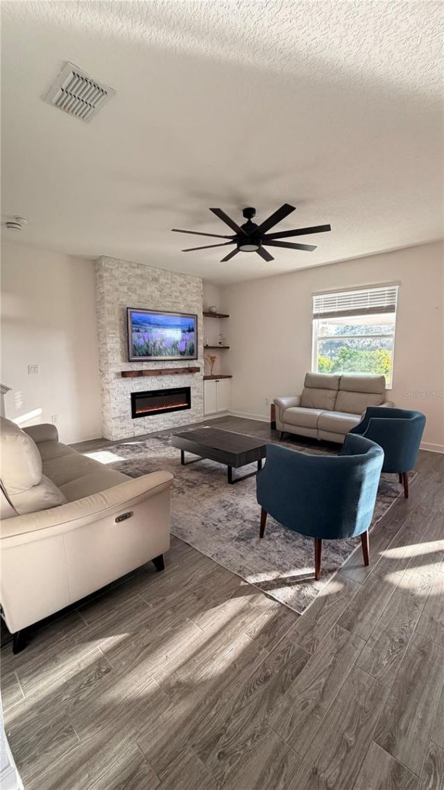 1187 Oak Bluff Drive, Davenport, FL 33837 Photo