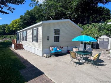 6103 LAKESHORE Road, Worth Twp, MI 48450