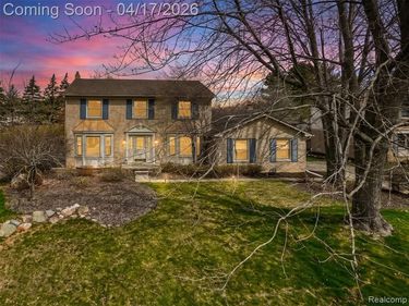 37764 Stableview Drive, Farmington Hills, MI 48335