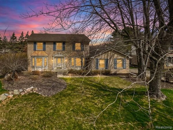 37764 Stableview Drive, Farmington Hills, MI 48335