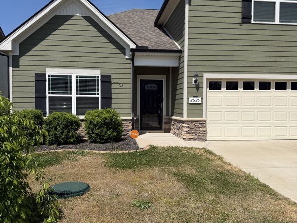 2525 Hollis Dr , Murfreesboro, TN 37127