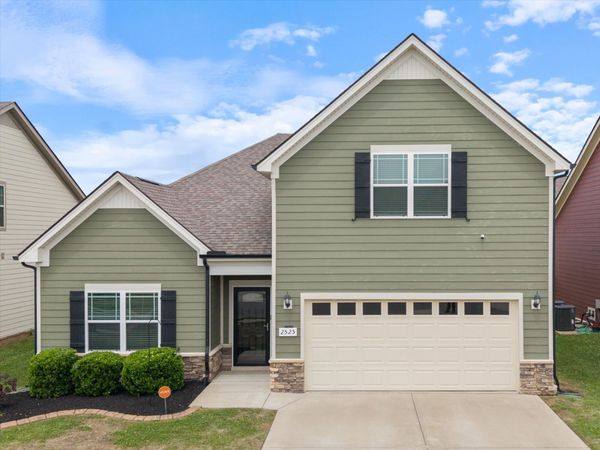 2525 Hollis Dr, Murfreesboro, TN 37127