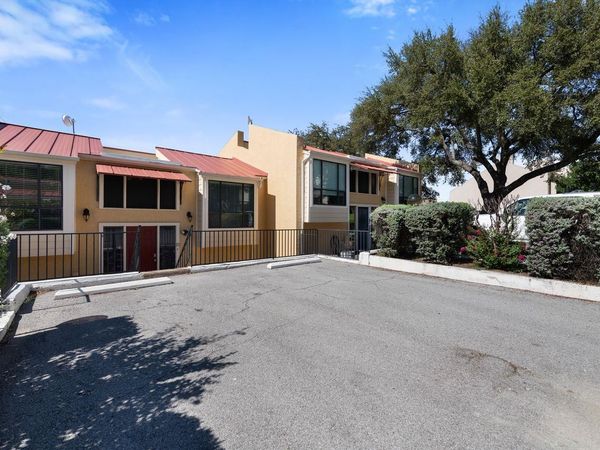 402 Hi Stirrup, Unit E4, Horseshoe Bay, TX 78657