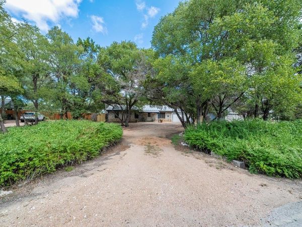 15 Las Flores DR , Wimberley, TX 78676