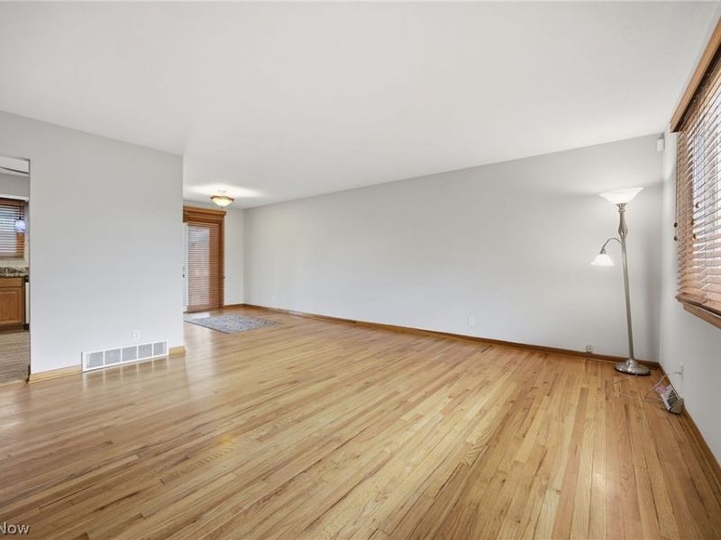 6033 Sweet Birch Drive, Bedford Heights, OH 44146 Photo 17