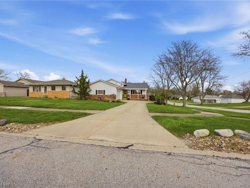 6033 Sweet Birch Drive, Bedford Heights, OH 44146 Photo 3