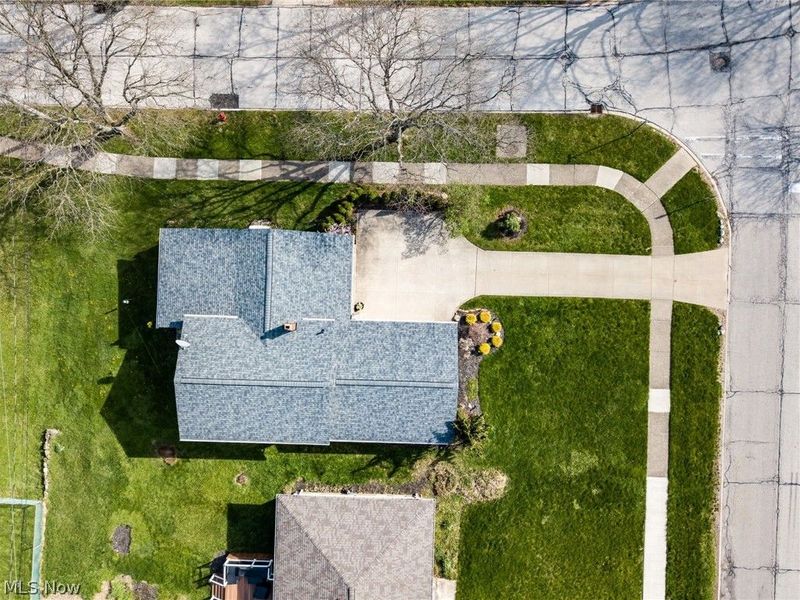 6033 Sweet Birch Drive, Bedford Heights, OH 44146 Photo 8