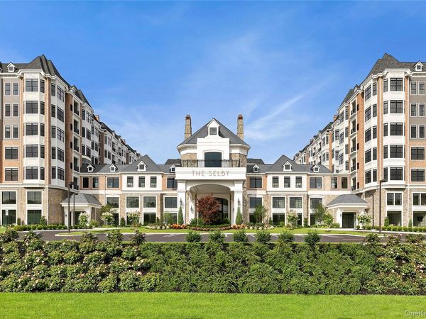 695 Merrick Avenue , Unit 437, Westbury, NY 11590