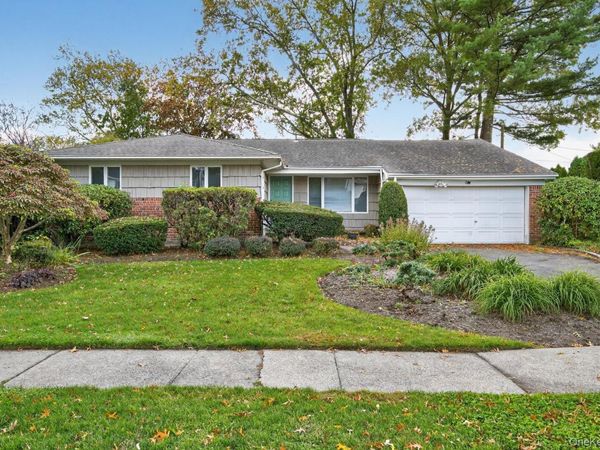 4 W Oak Hill Drive , Oyster Bay, NY 11771