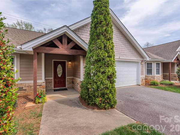 8 Kaylor Drive, Arden, NC 28704