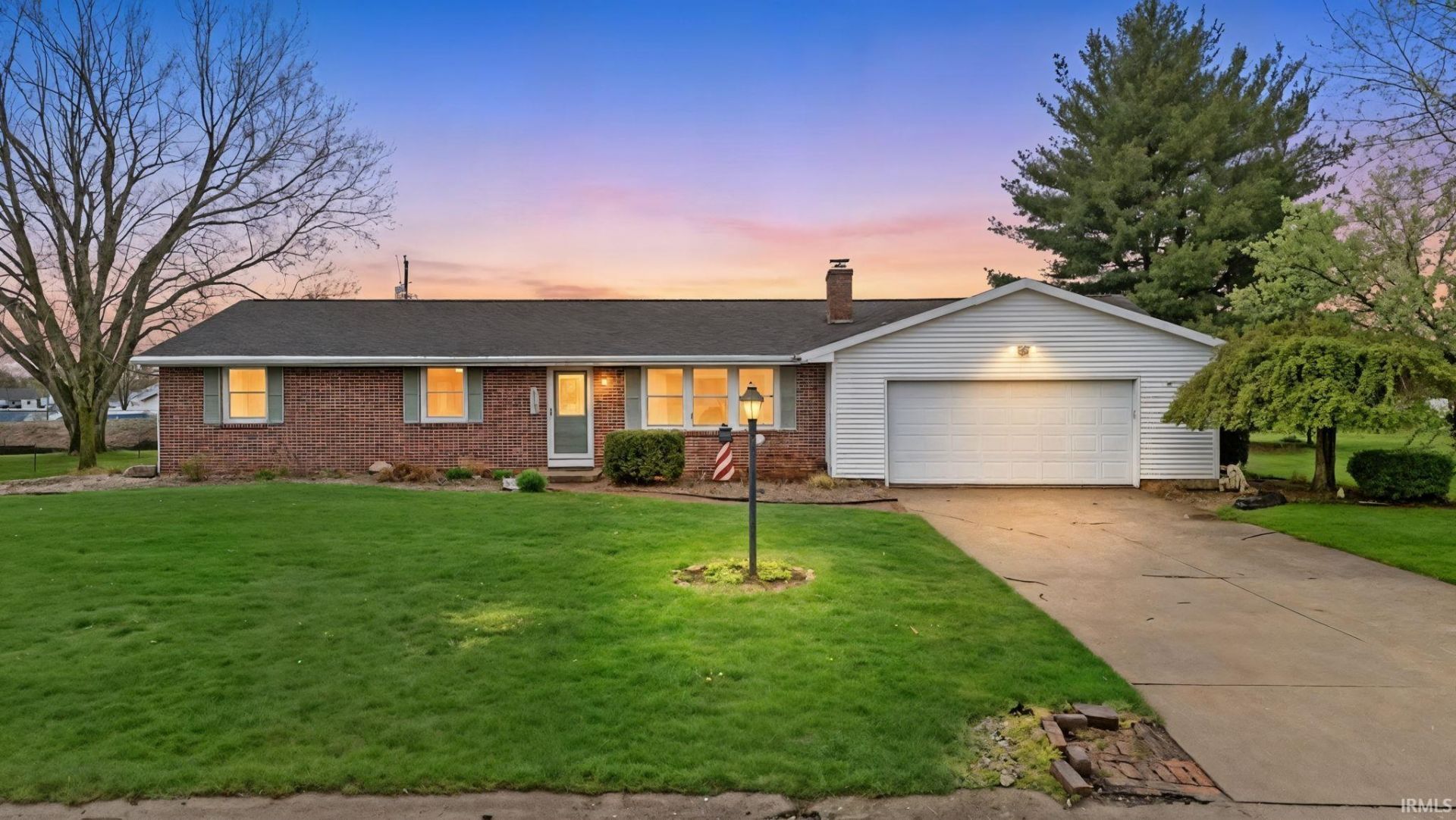 1402 Sunset Drive, Winona Lake, IN 46590 Main Photo