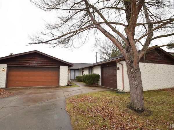 200 W Charter Drive, Muncie, IN 47303