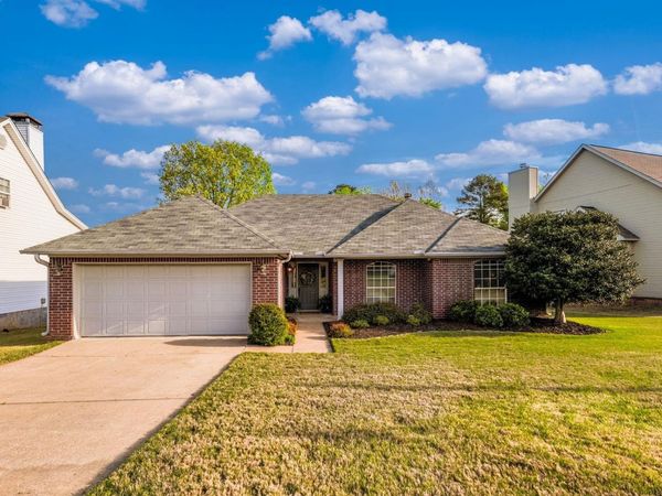 12 Cherryhill Cove, Little Rock, AR 72211