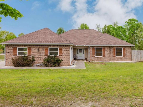 5429 Dew Trl, Bauxite, AR 72011