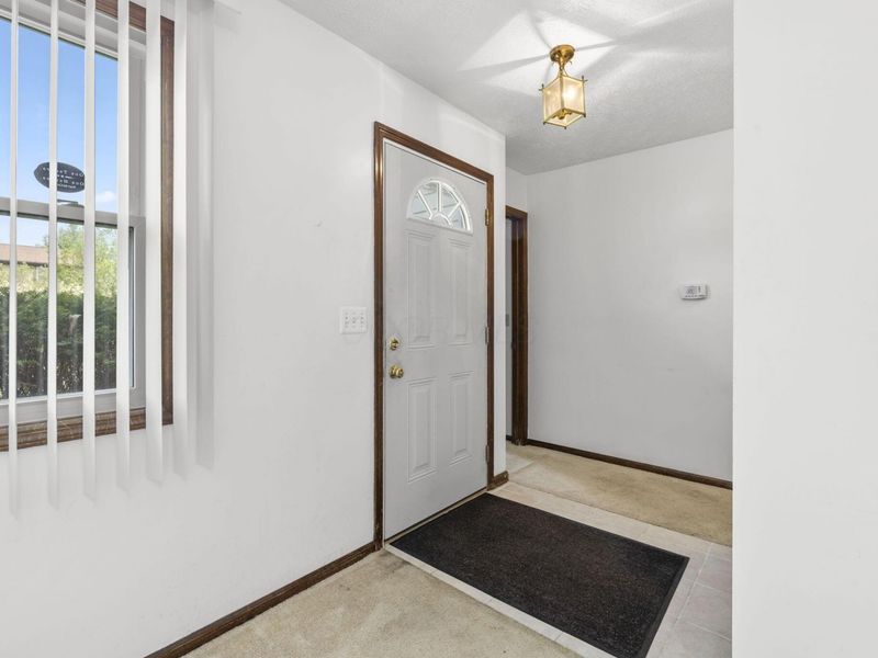 2191 Pine Knoll Avenue , Columbus, OH 43229 Photo 2