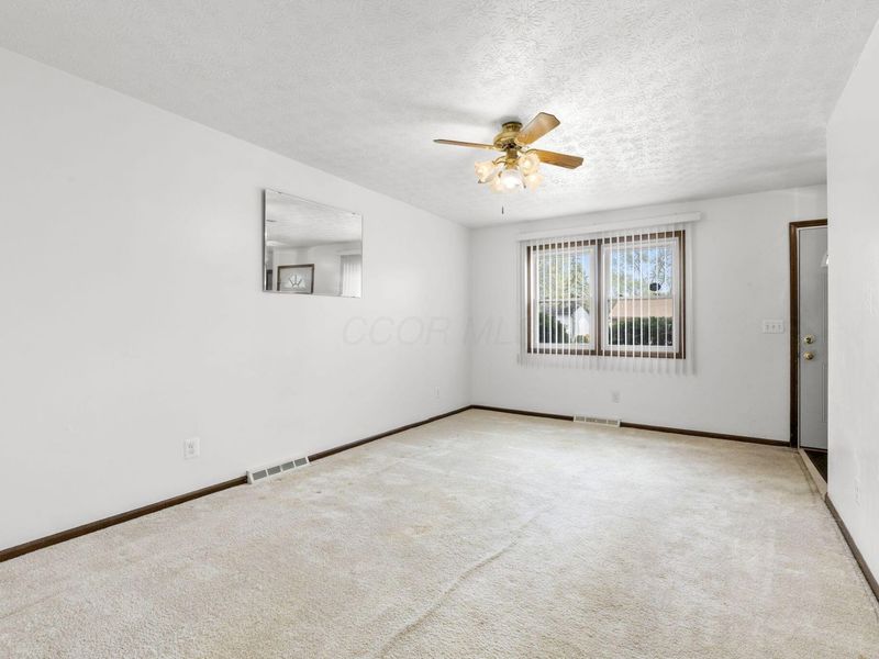 2191 Pine Knoll Avenue , Columbus, OH 43229 Photo 4