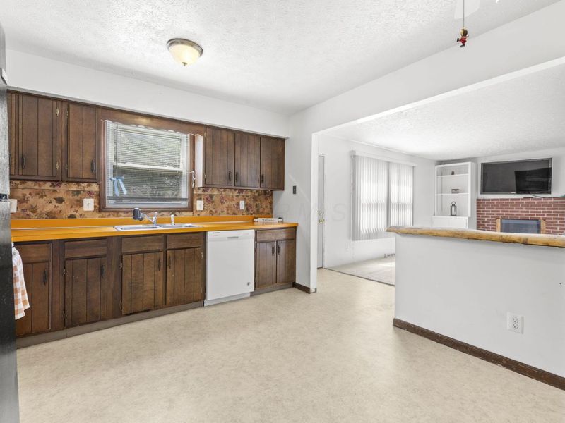 2191 Pine Knoll Avenue , Columbus, OH 43229 Photo 5