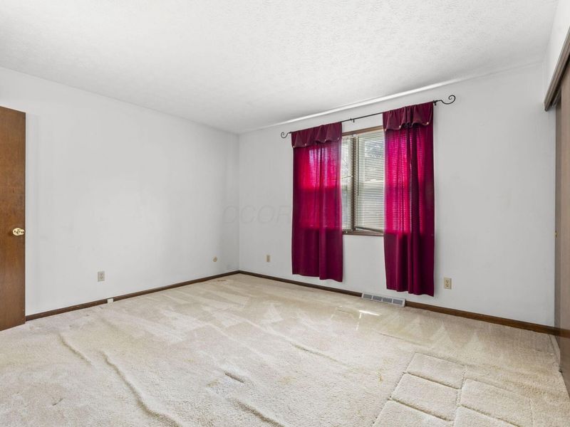 2191 Pine Knoll Avenue , Columbus, OH 43229 Photo 9