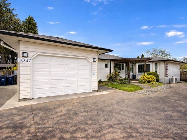 1047 Marchmont Rd , Duncan, BC V9L 6T3