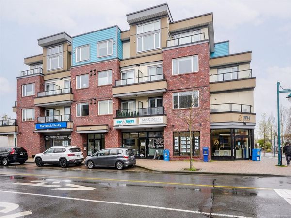 2409 Bevan Ave, Unit 401, Sidney, BC V8L 0C3