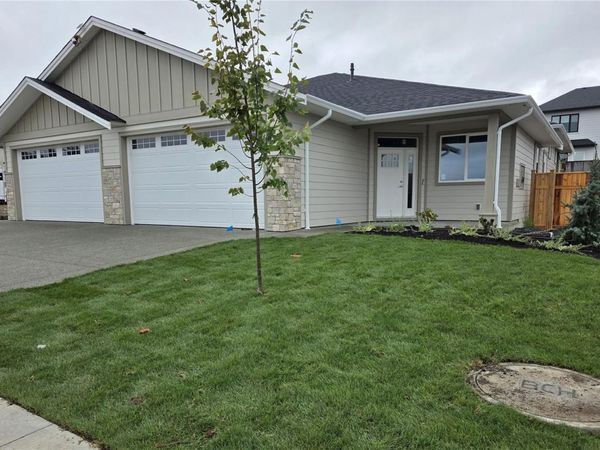 343 Arizona Dr, Unit 3, Campbell River, BC V9H 0C6