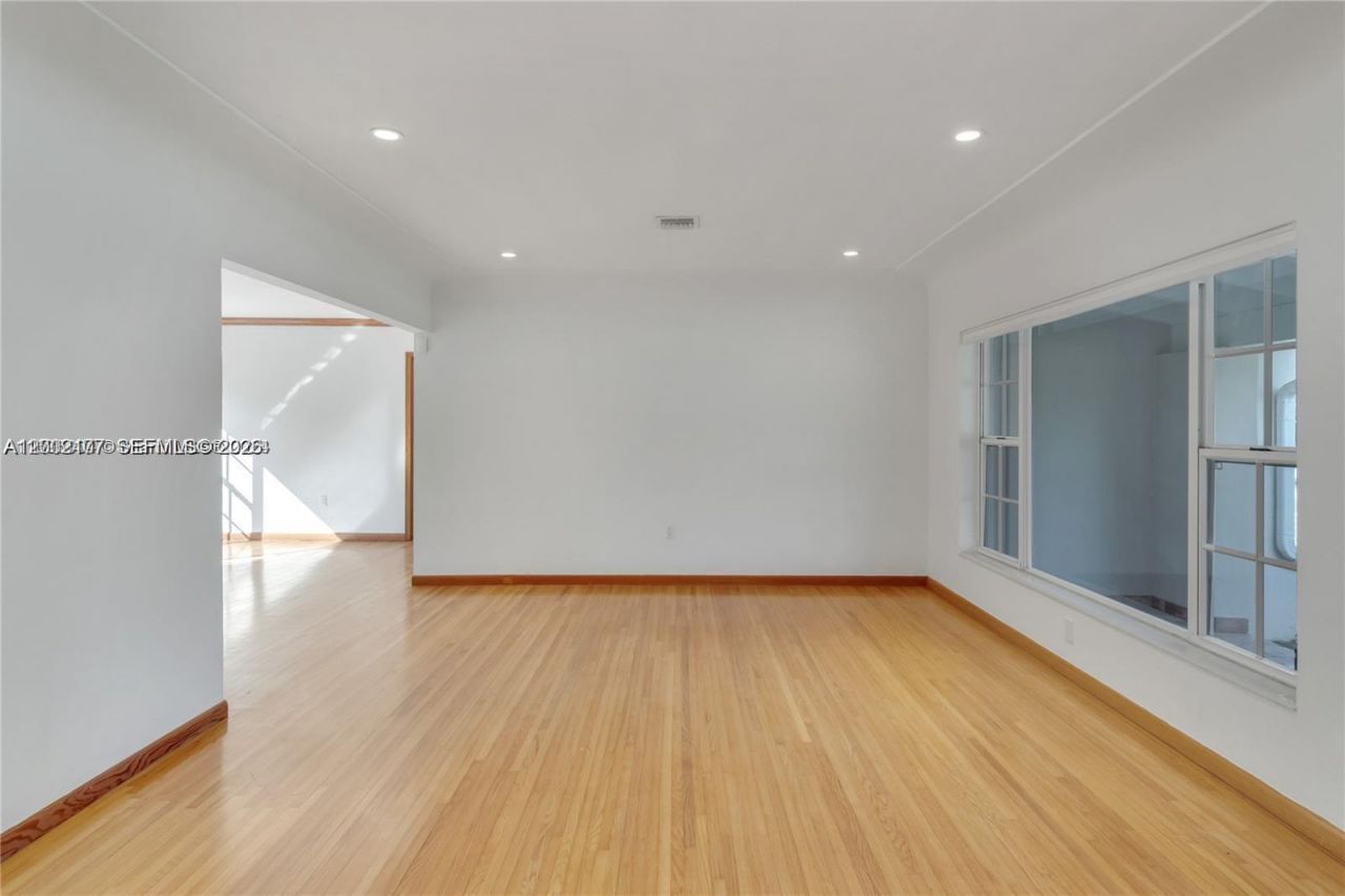 4930 Riviera Dr, Coral Gables, FL 33146 Photo