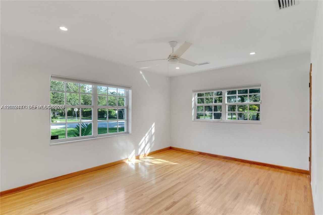 4930 Riviera Dr, Coral Gables, FL 33146 Photo