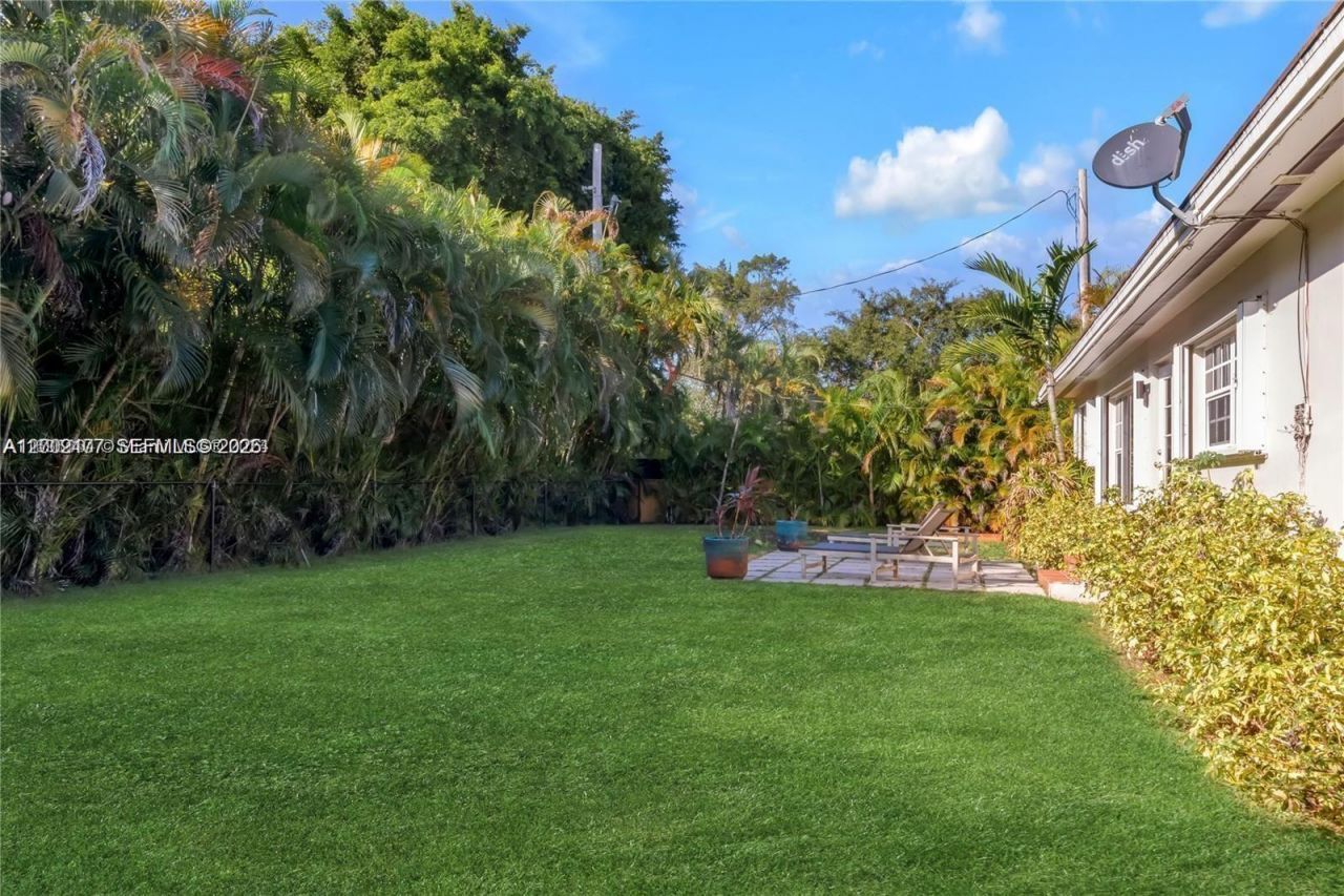 4930 Riviera Dr, Coral Gables, FL 33146 Photo