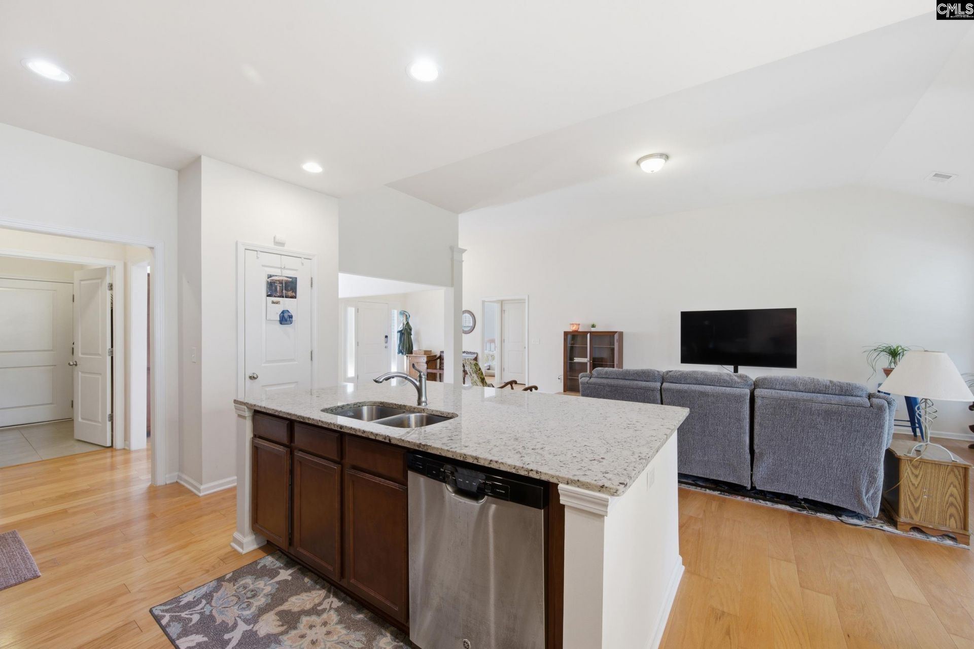 743 Edenhall Drive  Photo 12