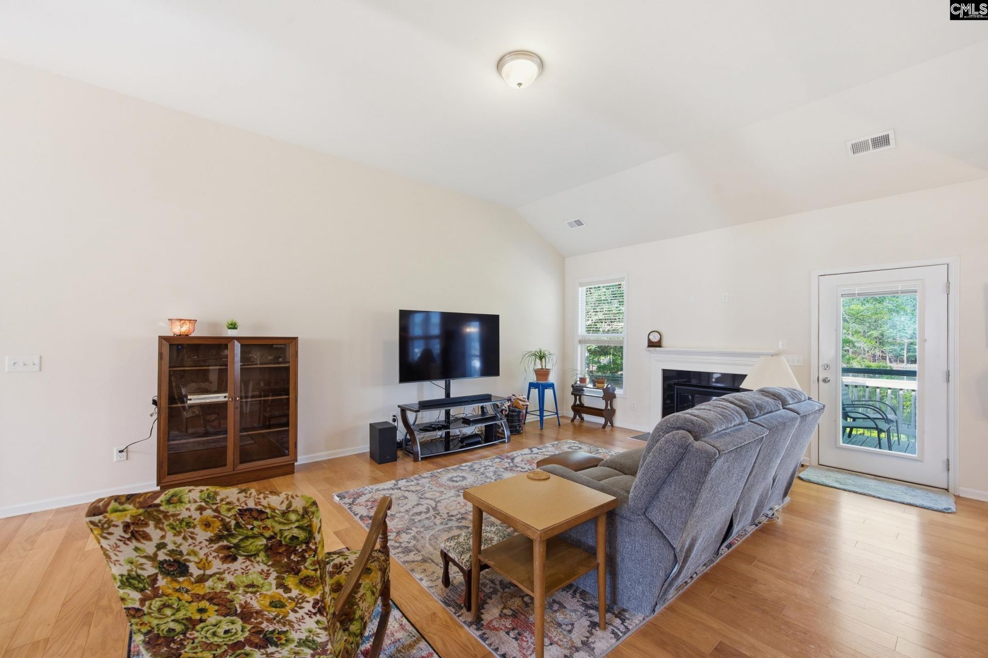 743 Edenhall Drive  Photo 8