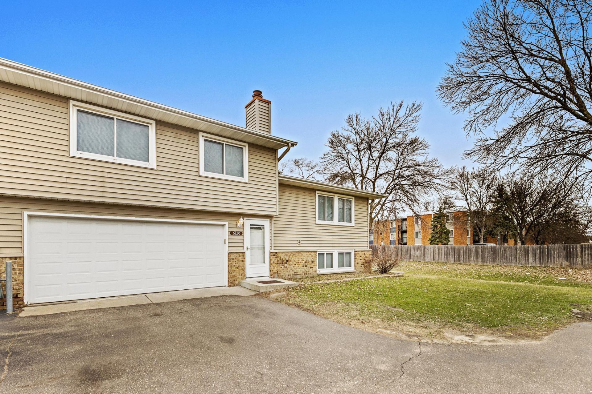 6120 64th Avenue N, Brooklyn Park, MN 55429